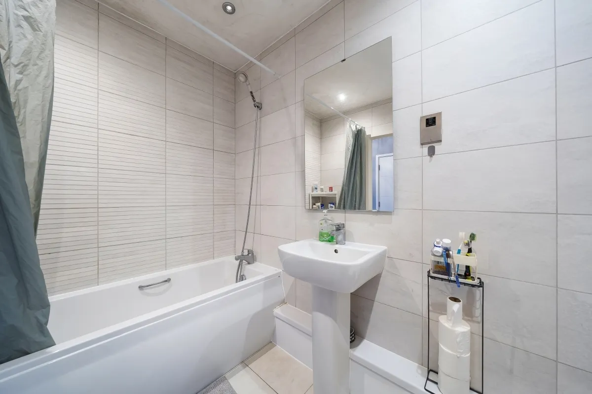 Cricklewood Lane London NW2, photo 10