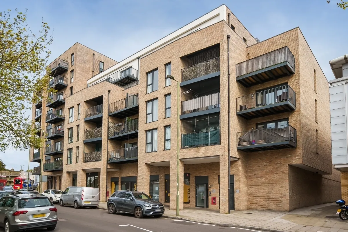 2 bed flat to rent — Cricklewood Lane London NW2