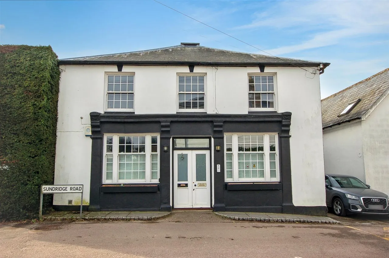 2 bed flat for sale, Ide Hill