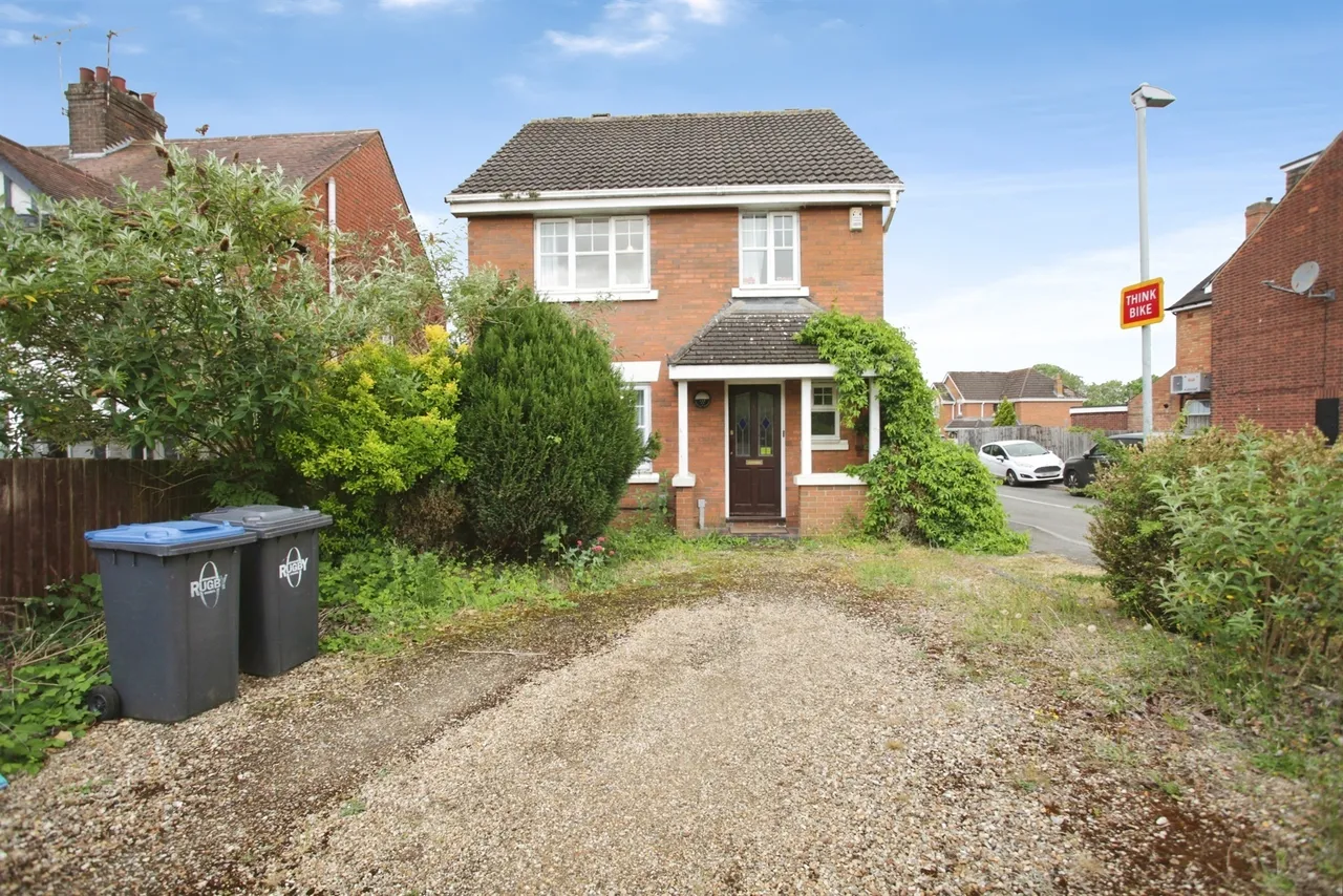 4 bed house for sale — Deacon Close, Rugby