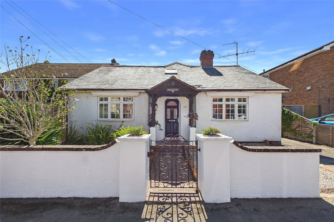4 bed house for sale, Grasmere Road, Lightwater, GU18