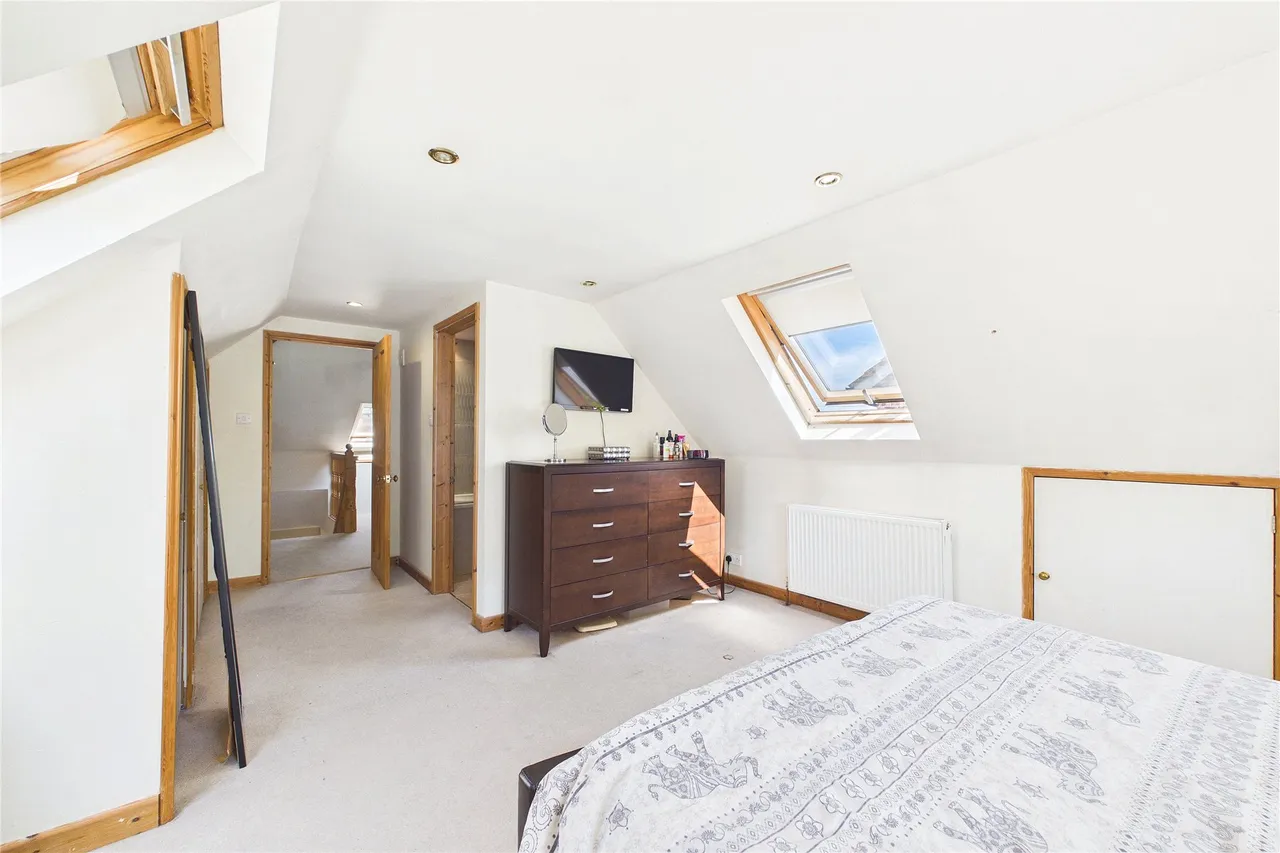 Grasmere Road, Lightwater, GU18, photo 16