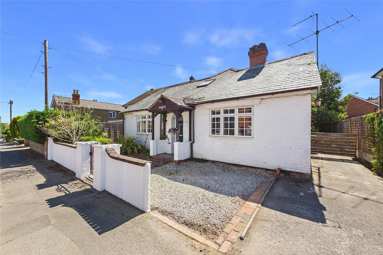 Grasmere Road, Lightwater, GU18, photo 22