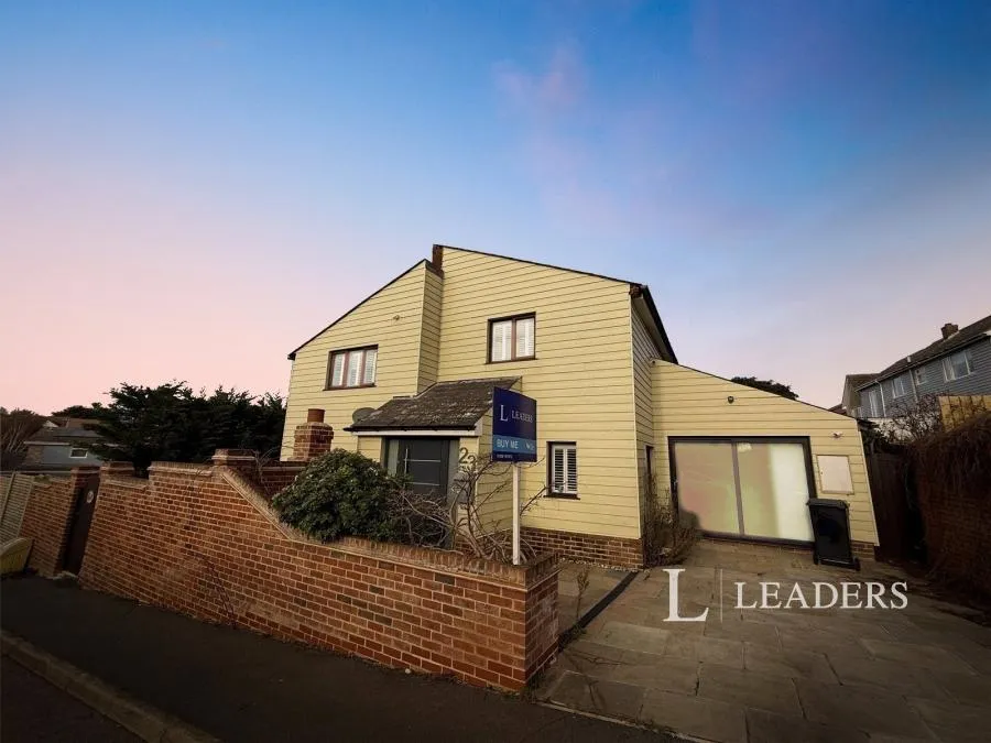 3 bed house for sale, Shears Crescent, West Mersea, CO5
