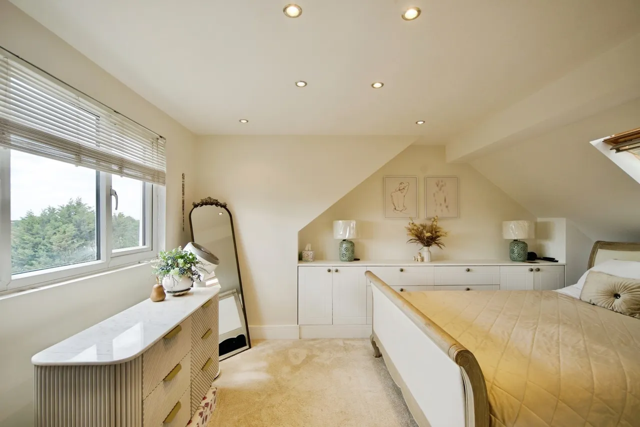 Lowshoe Lane, Collier Row, Havering, RM5, photo 12
