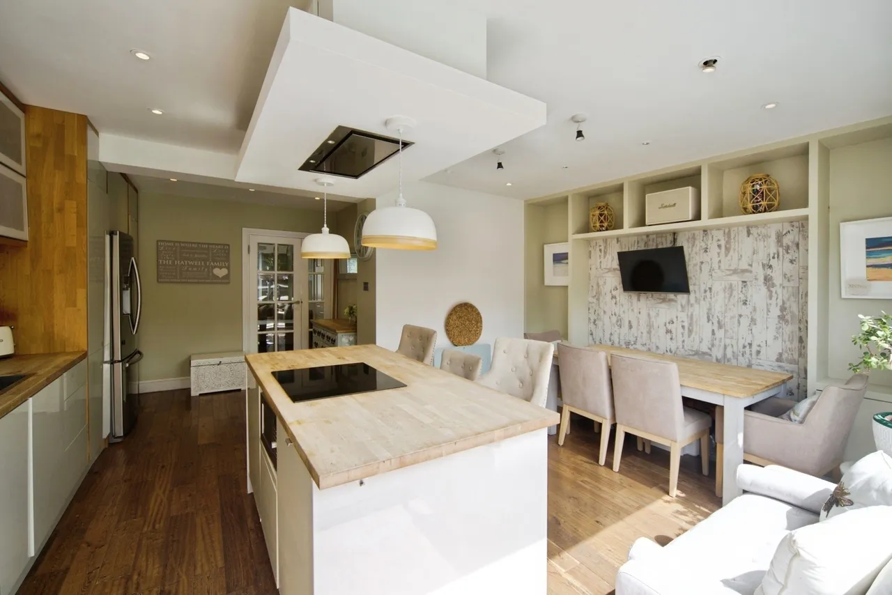 Lowshoe Lane, Collier Row, Havering, RM5, photo 11