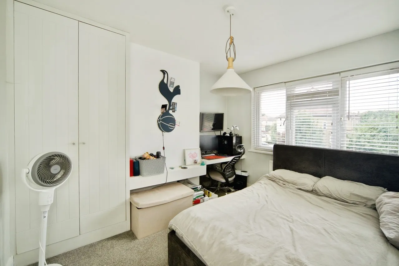 Lowshoe Lane, Collier Row, Havering, RM5, photo 15