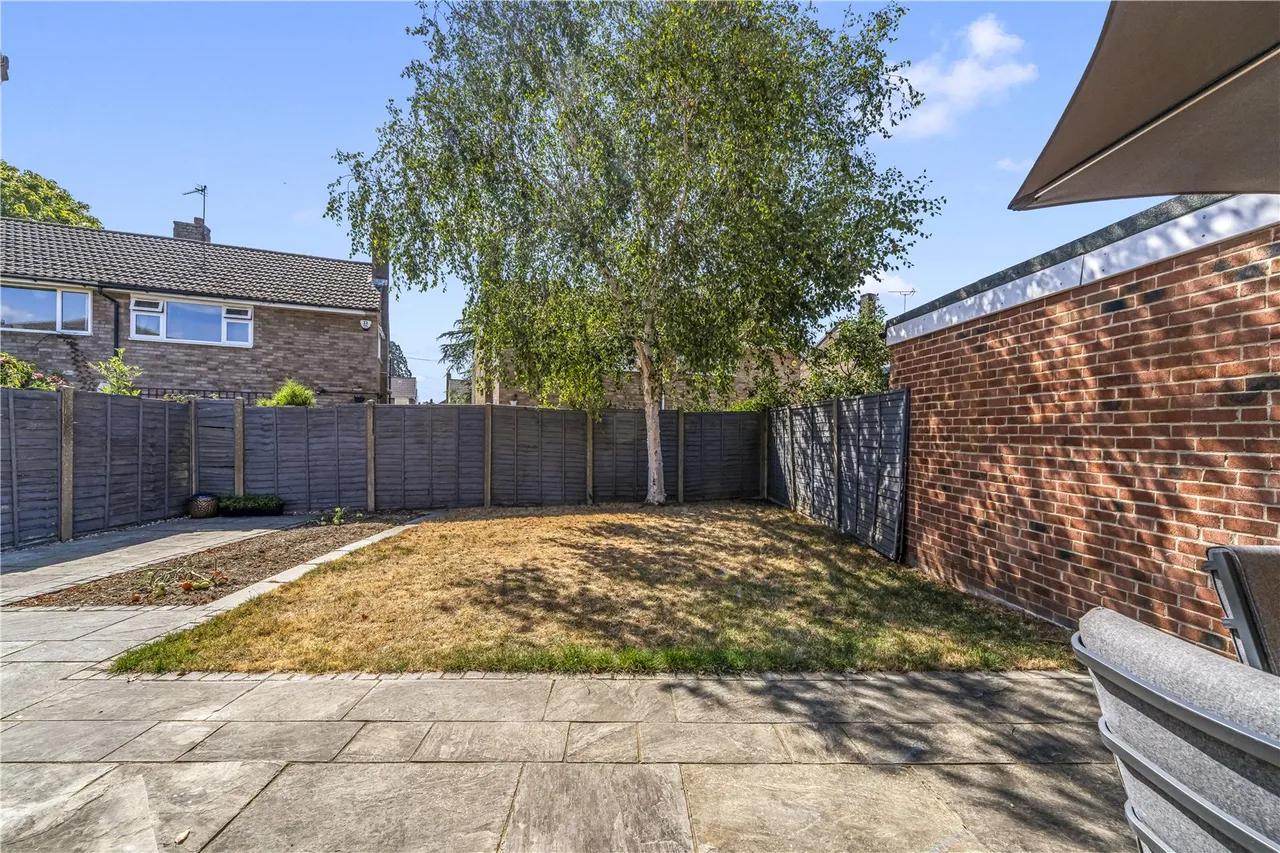 Birchwood Grove, Hampton, TW12 3DU, photo 13