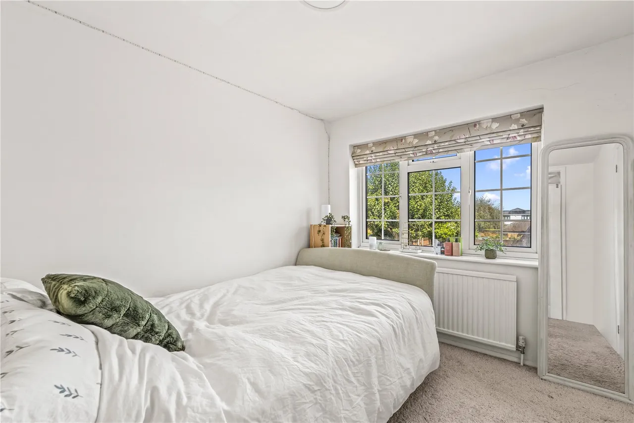 Birchwood Grove, Hampton, TW12 3DU, photo 11
