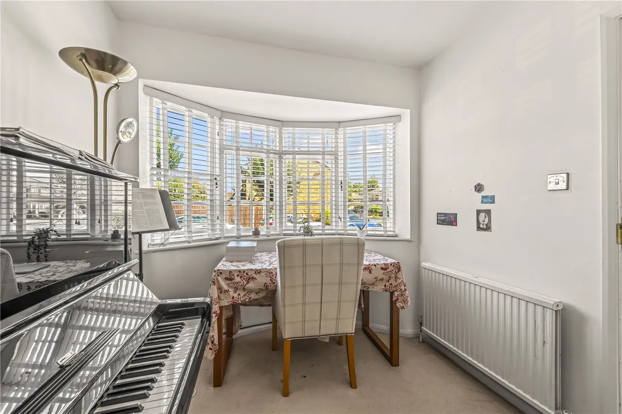 Birchwood Grove, Hampton, TW12 3DU, photo 7