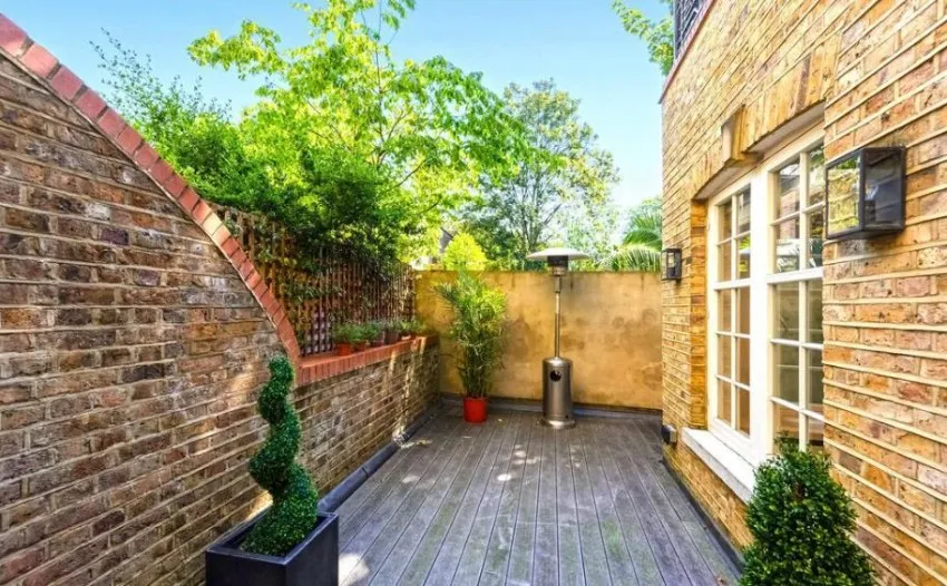 Palace Gate, Kensington, W8, photo 2