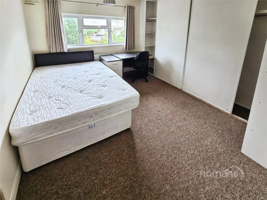 1 bed property to rent, Larchwood Drive, Englefield Green, TW20