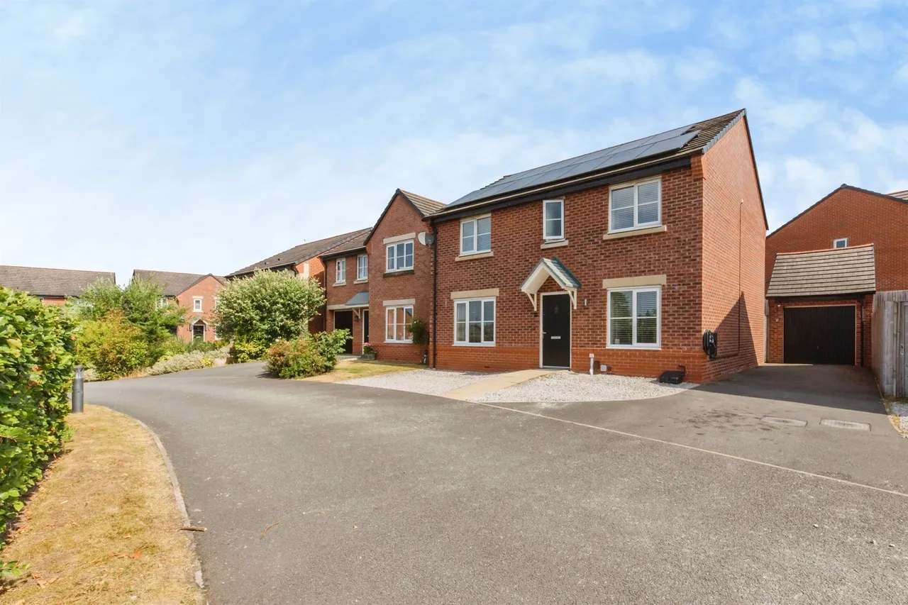 Heath Place, Winsford, CW7, photo 27