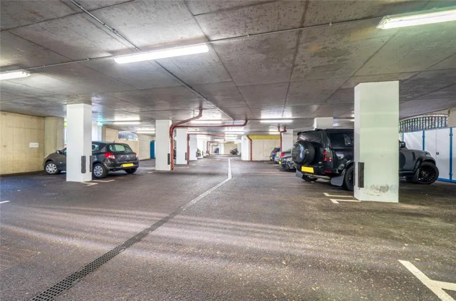 Regents Drive, Woodford Green, IG8, photo 13