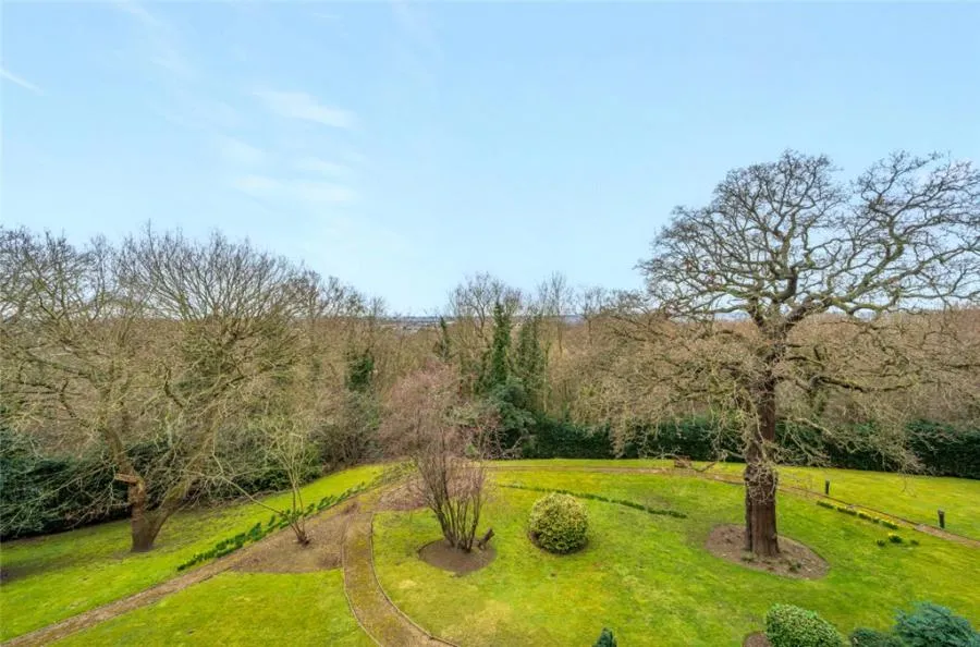 Regents Drive, Woodford Green, IG8, photo 4