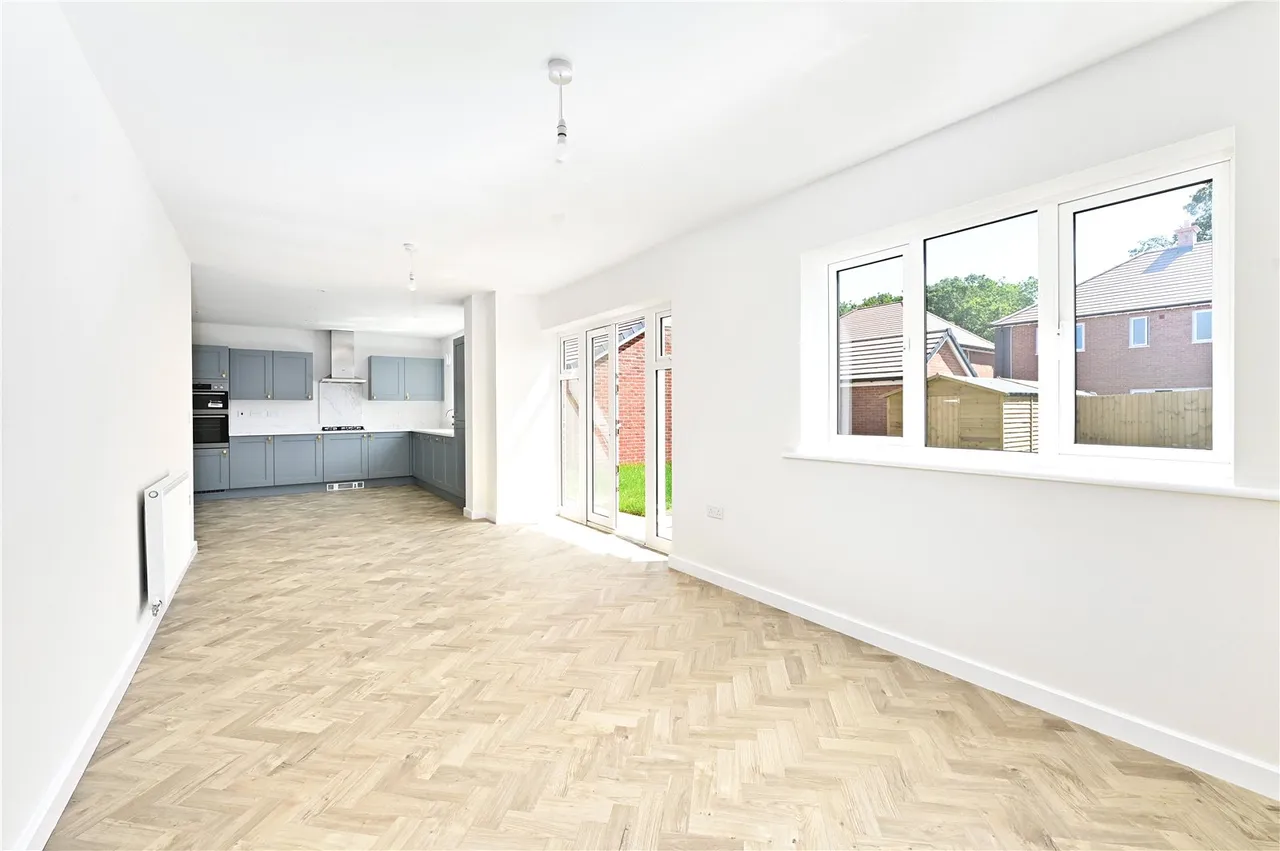 Equestrian Way, Ash Green, Guildford, Surrey, GU12 6UA, photo 4