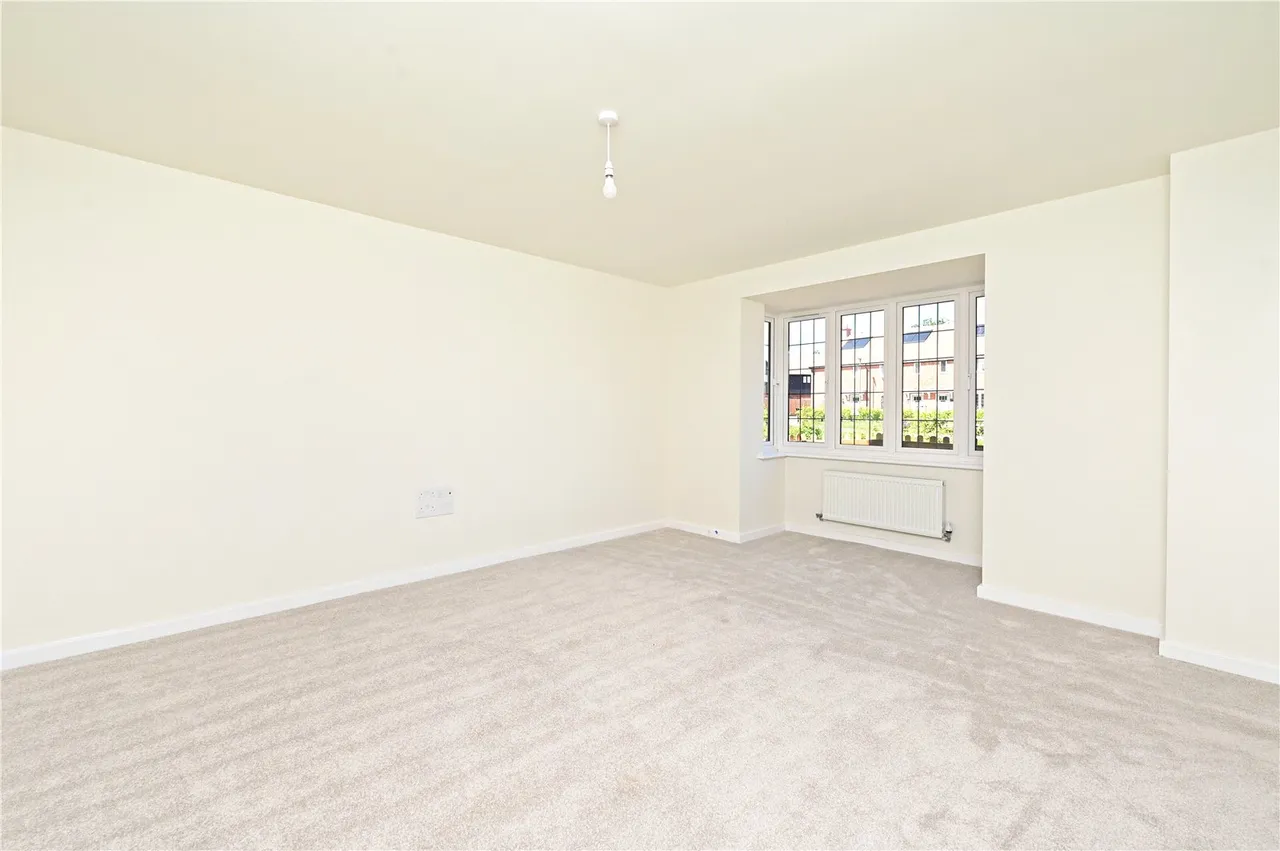 Equestrian Way, Ash Green, Guildford, Surrey, GU12 6UA, photo 6