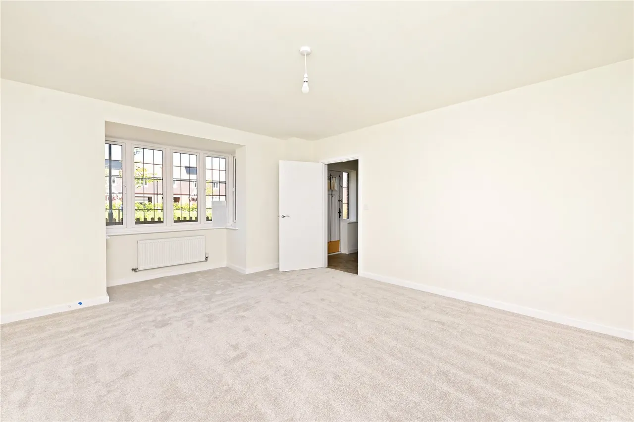 Equestrian Way, Ash Green, Guildford, Surrey, GU12 6UA, photo 7