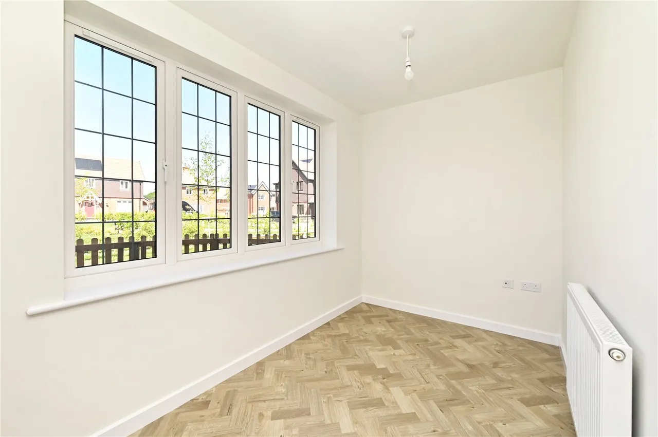 Equestrian Way, Ash Green, Guildford, Surrey, GU12 6UA, photo 8