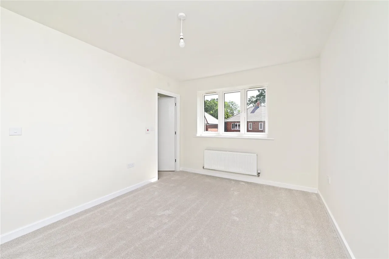 Equestrian Way, Ash Green, Guildford, Surrey, GU12 6UA, photo 14
