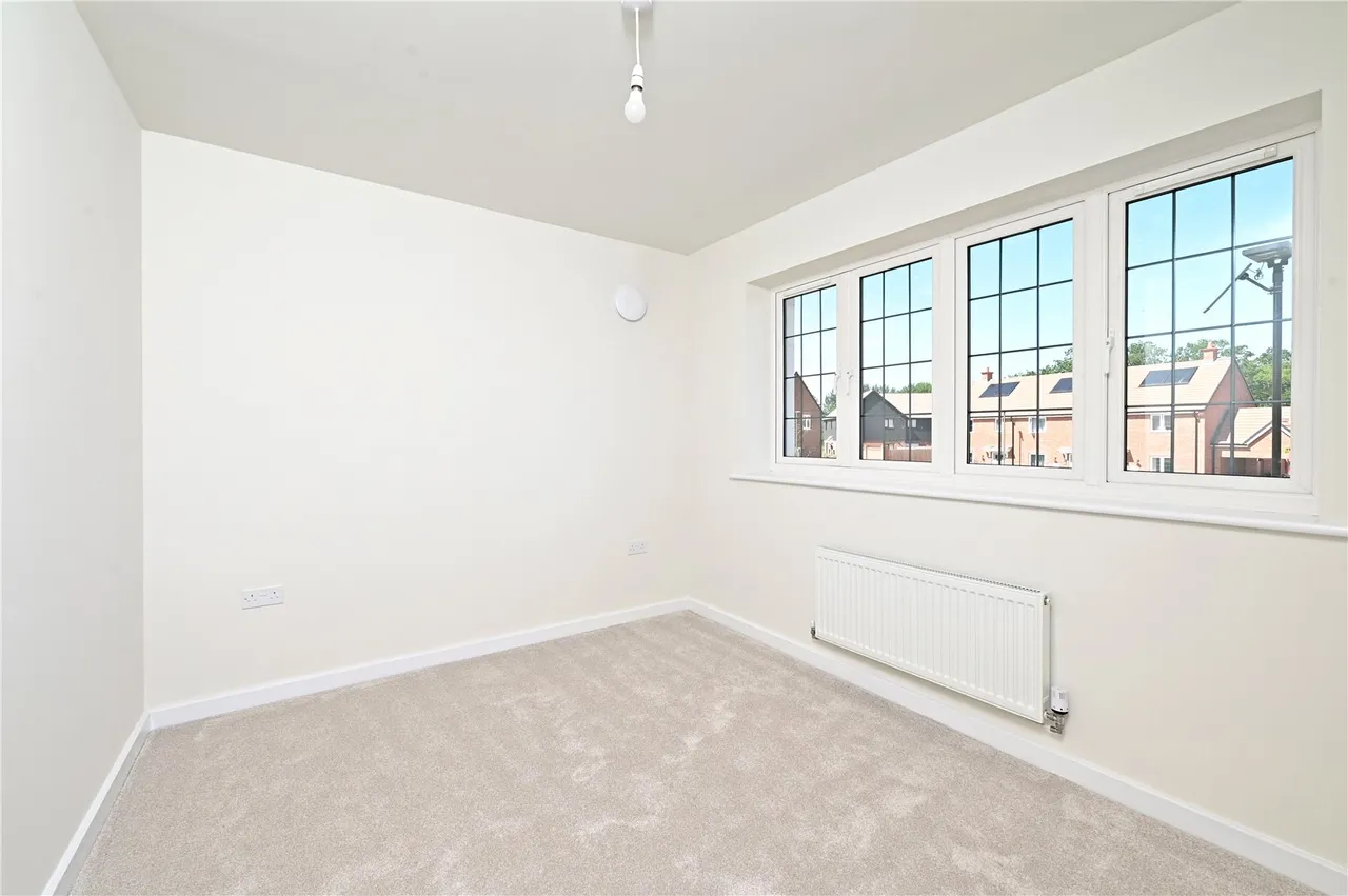 Equestrian Way, Ash Green, Guildford, Surrey, GU12 6UA, photo 17