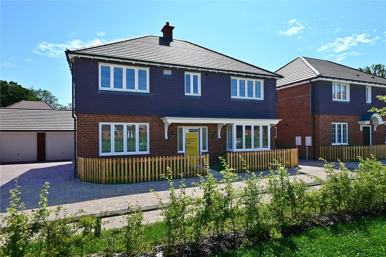 Equestrian Way, Ash Green, Guildford, Surrey, GU12 6UA, photo 20