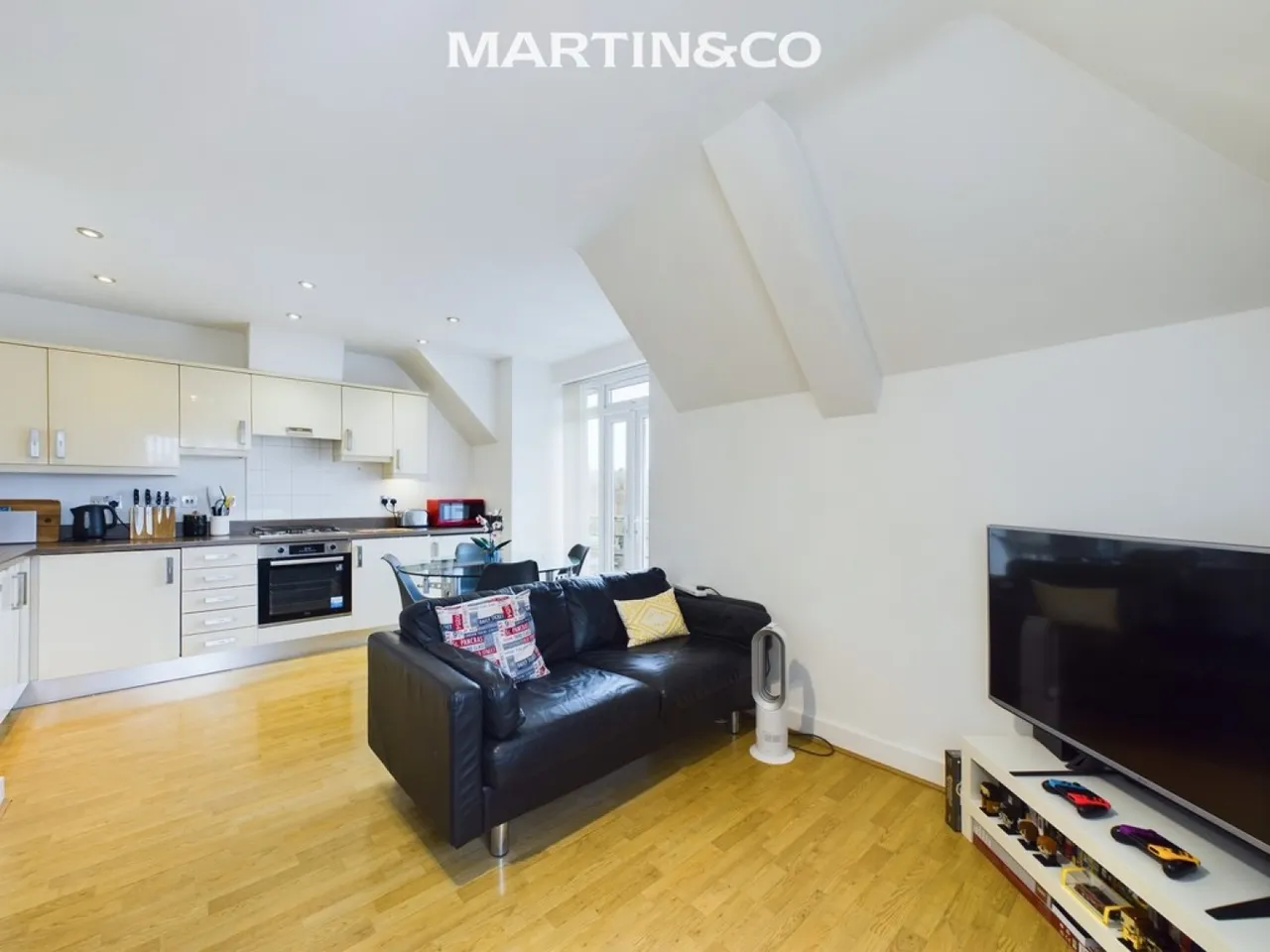 Denham Road, Egham, photo 4