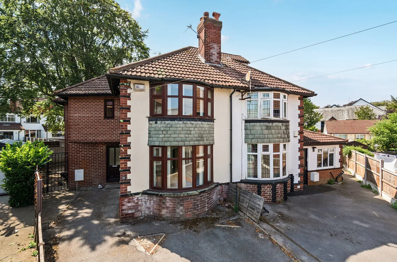 4 bed house for sale, Greyshiels Avenue, Headingley, LS6