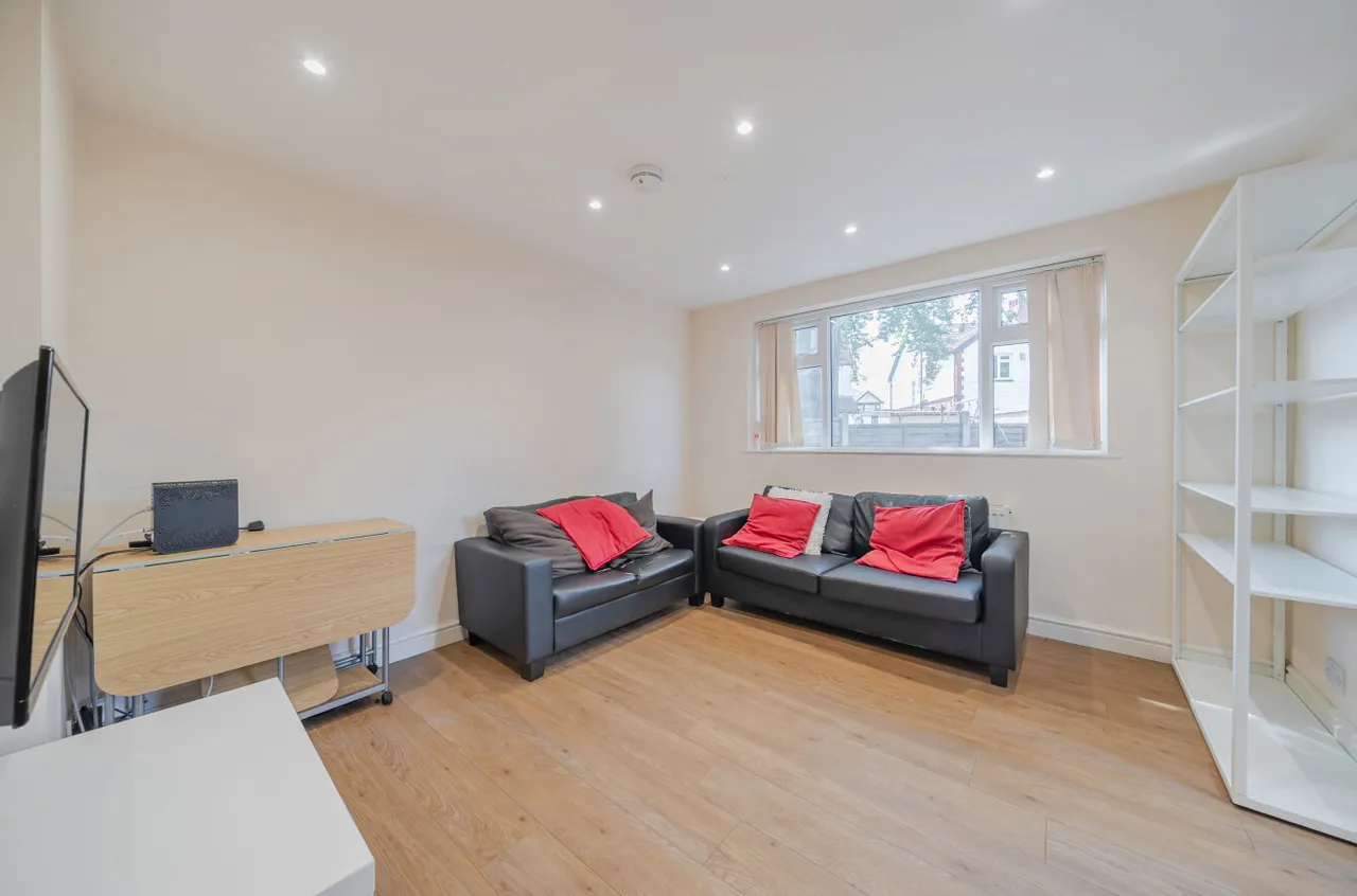 Greyshiels Avenue, Headingley, LS6, photo 3