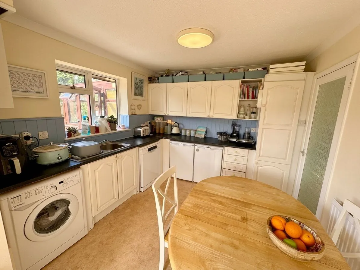 Broadlands Avenue, New Romney, TN28, photo 2
