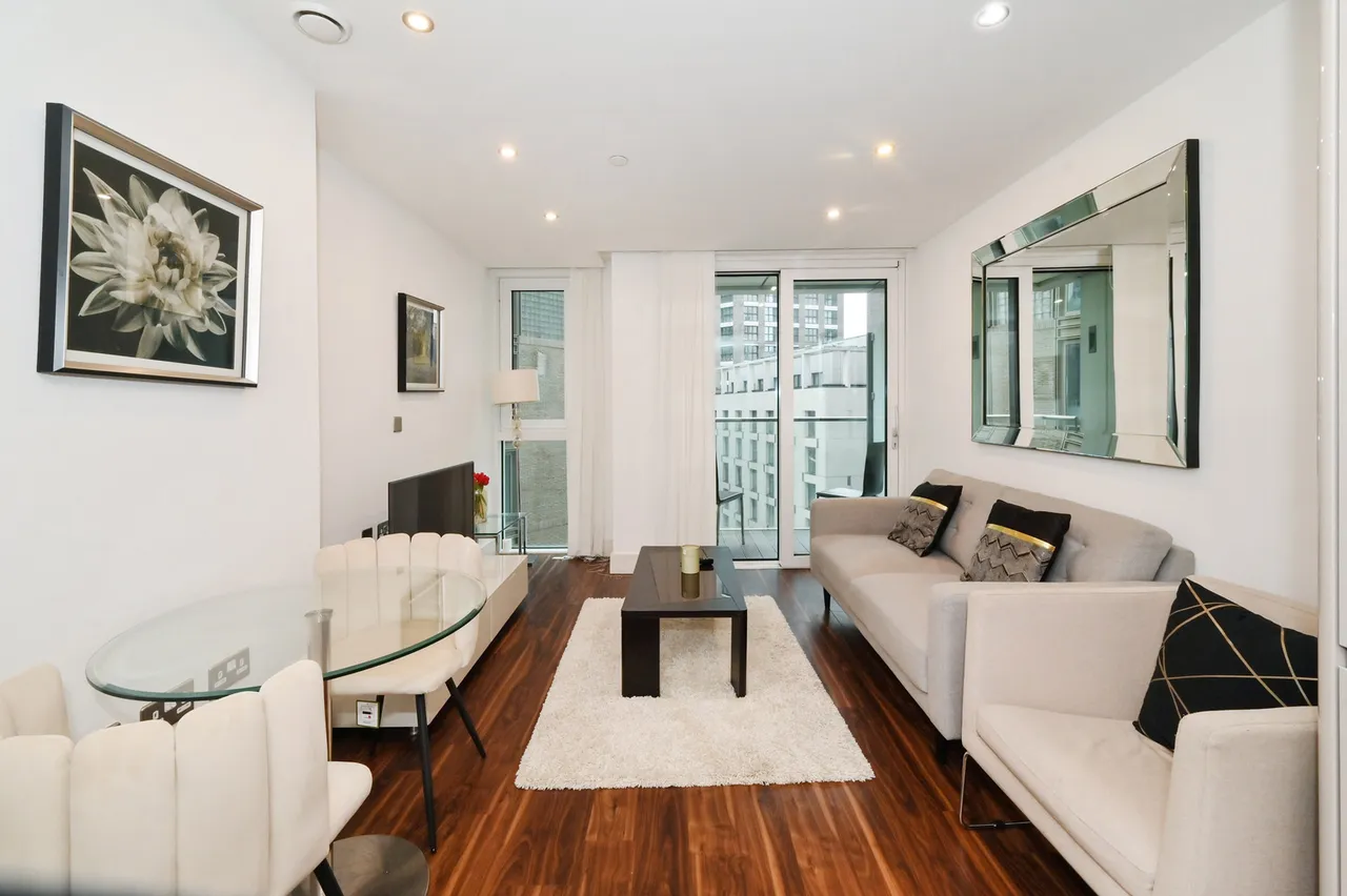 1 bed flat for sale, Altitude Point, London, E1