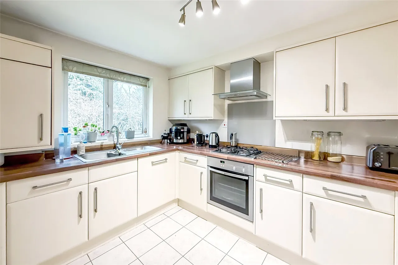 Douglas Road, Harpenden, Hertfordshire, AL5 2HW, photo 3