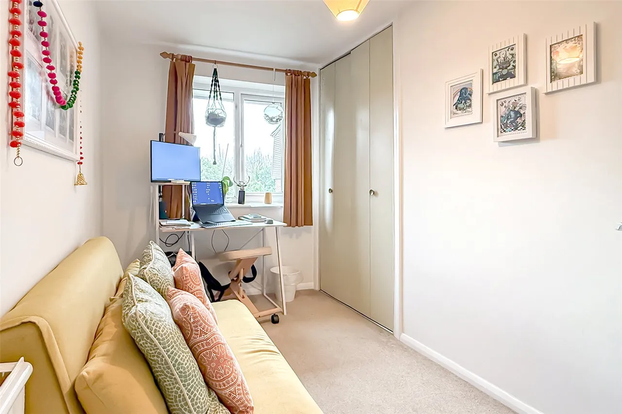 Douglas Road, Harpenden, Hertfordshire, AL5 2HW, photo 6
