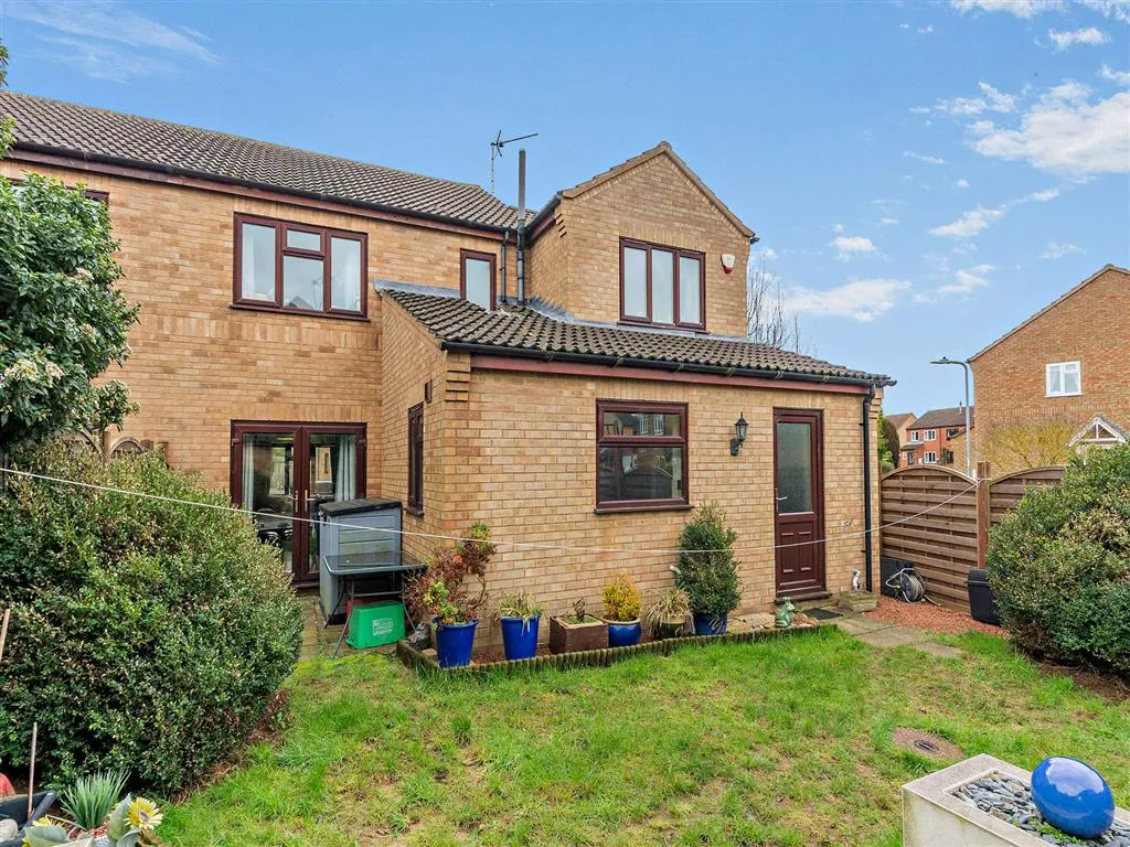 Buttercup Close, Stamford, PE9, photo 3