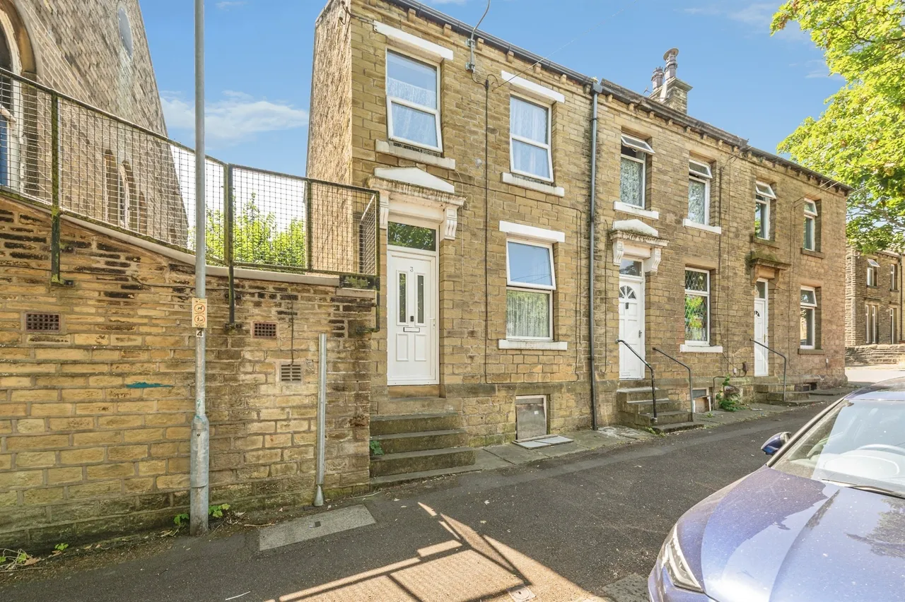 3 bed house for sale — Beech Street, Paddock, Huddersfield
