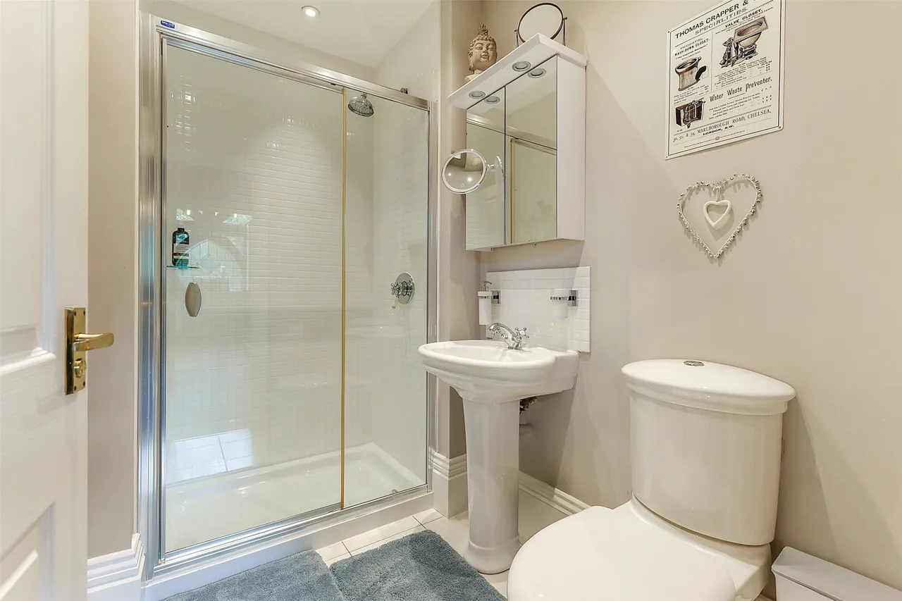 High Street, Nutfield, RH1, photo 9