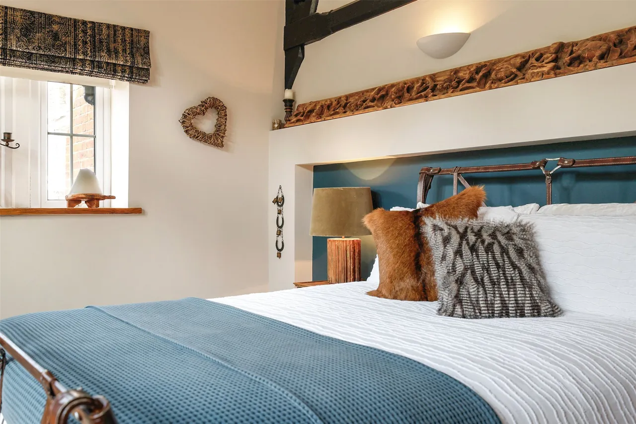 High Street, Nutfield, RH1, photo 15