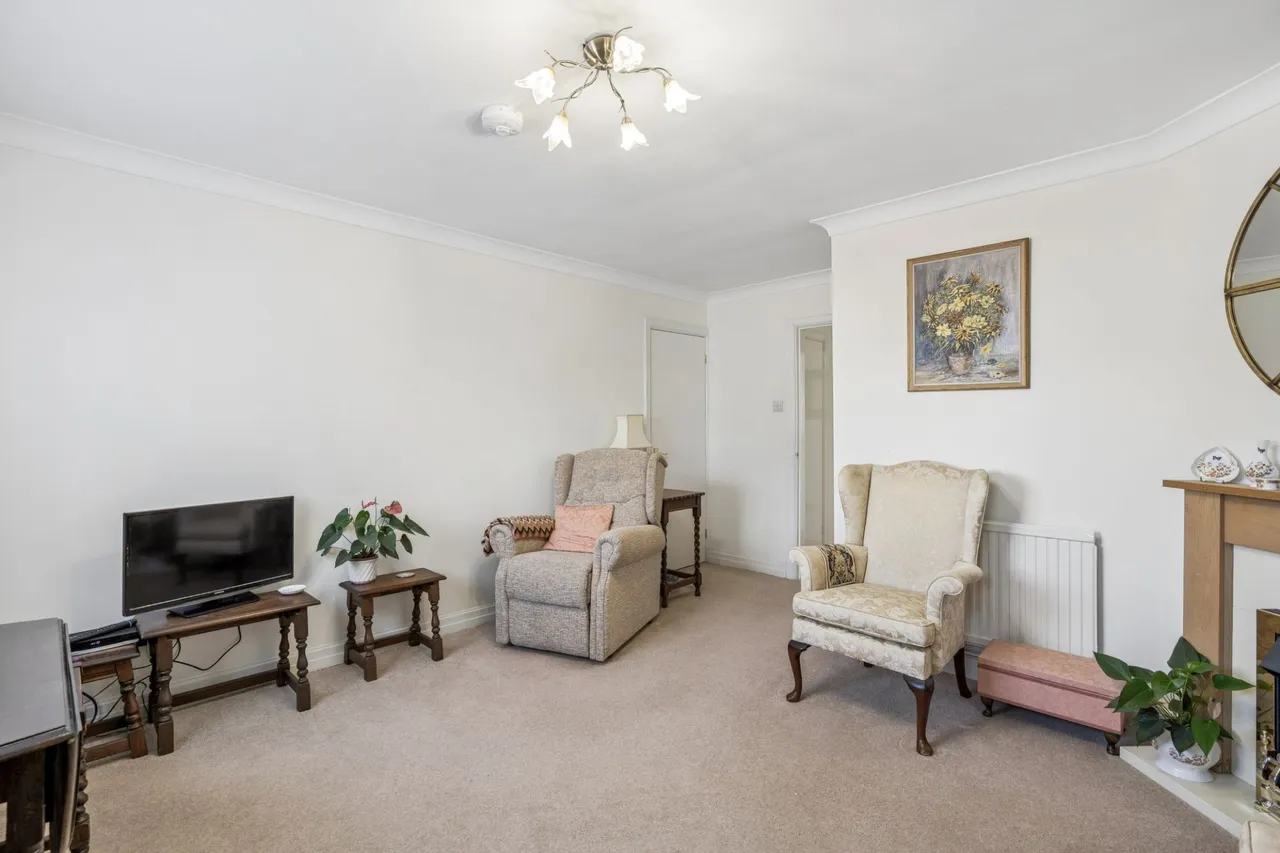 Main Road, Naphill, HP14, photo 8