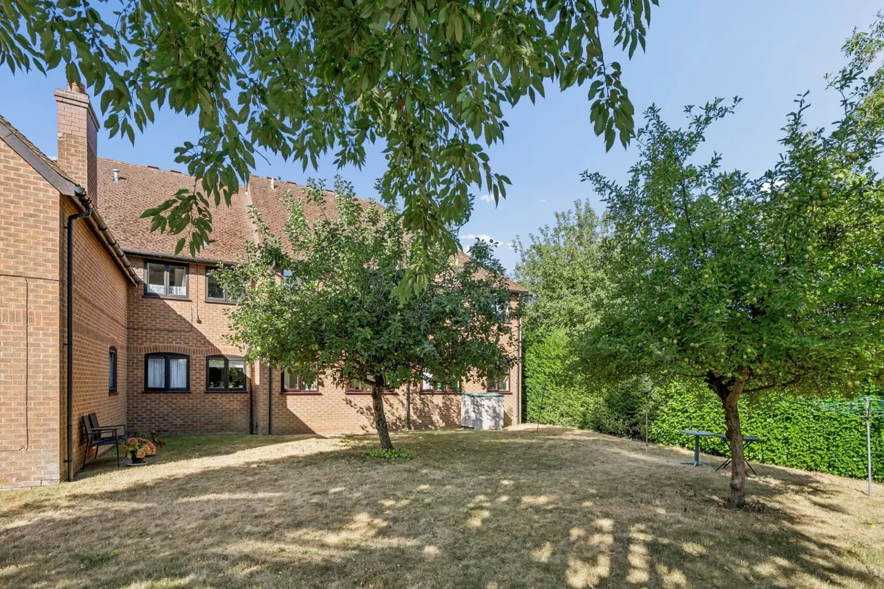 Main Road, Naphill, HP14, photo 12