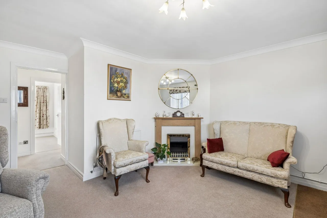 Main Road, Naphill, HP14, photo 9