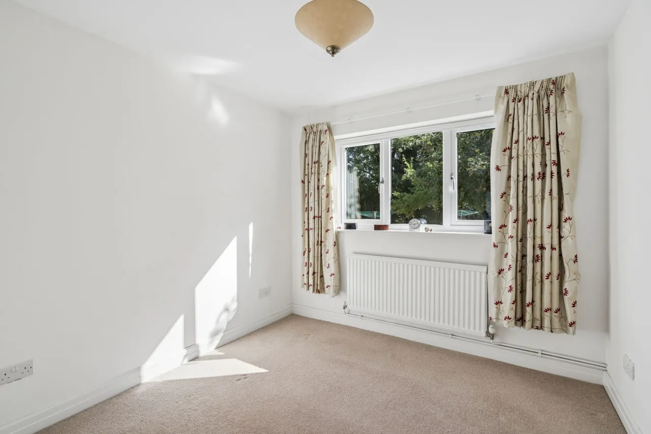 Main Road, Naphill, HP14, photo 3