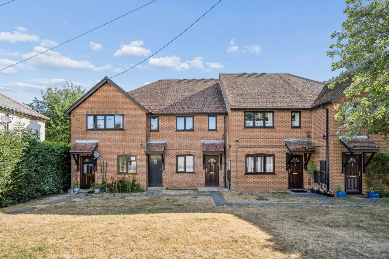Main Road, Naphill, HP14, photo 11