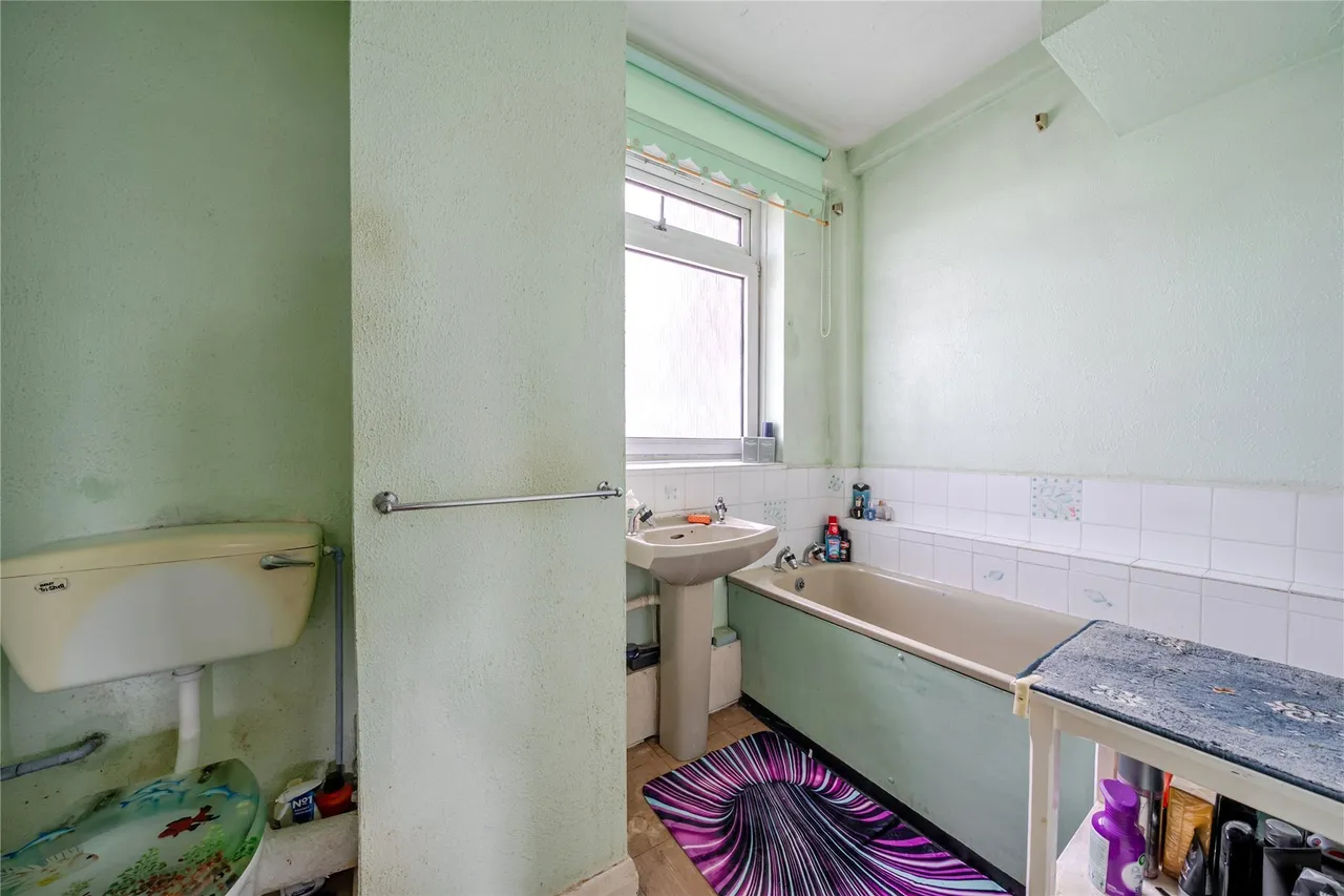 Bromley Road, London, SE6, photo 8