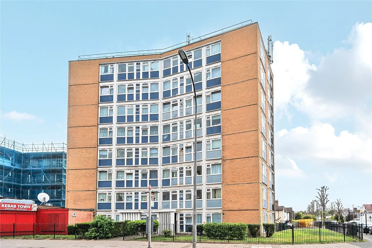 Bromley Road, London, SE6, photo 2