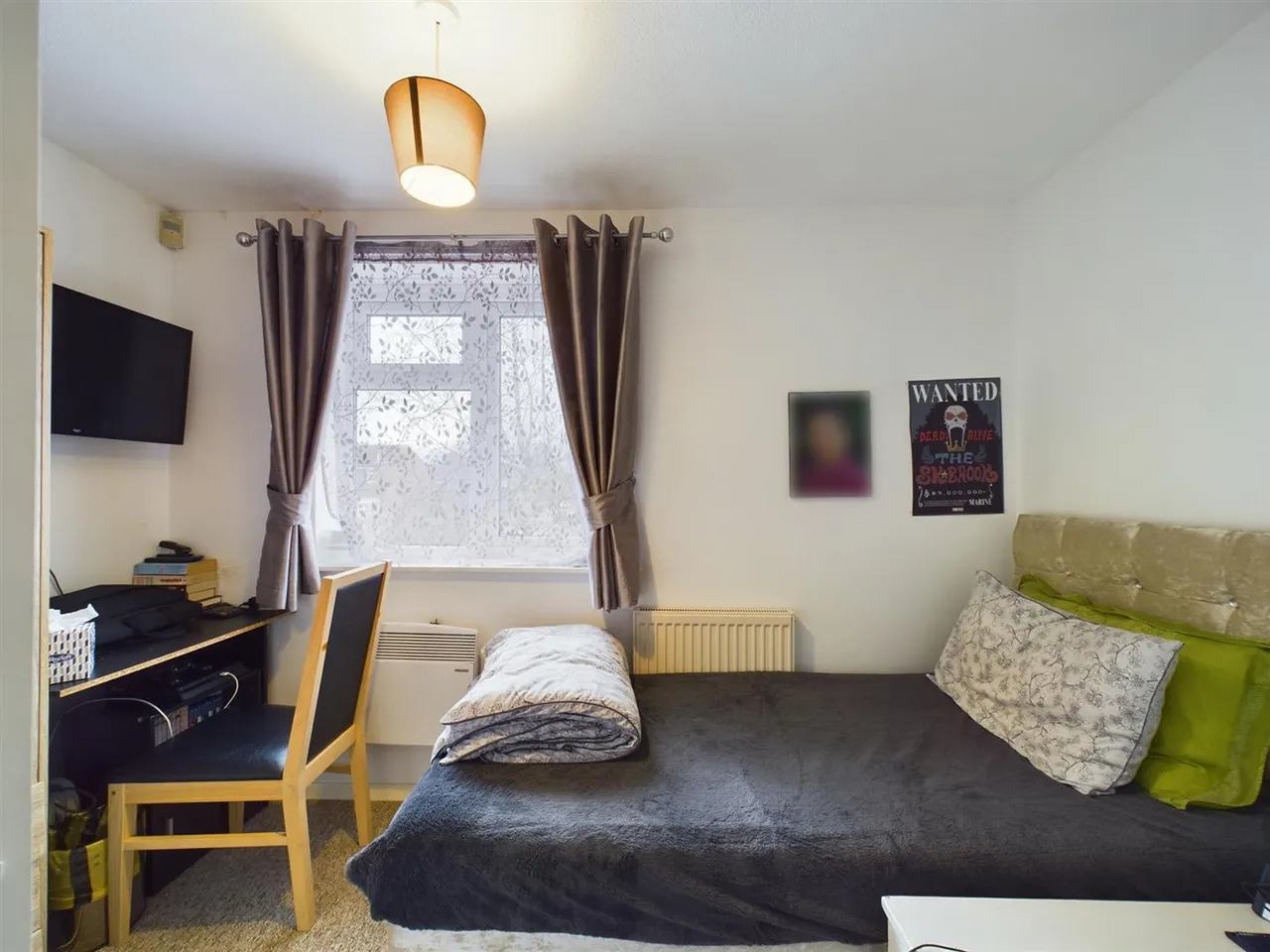 Holmcroft, Southgate, RH10, photo 3