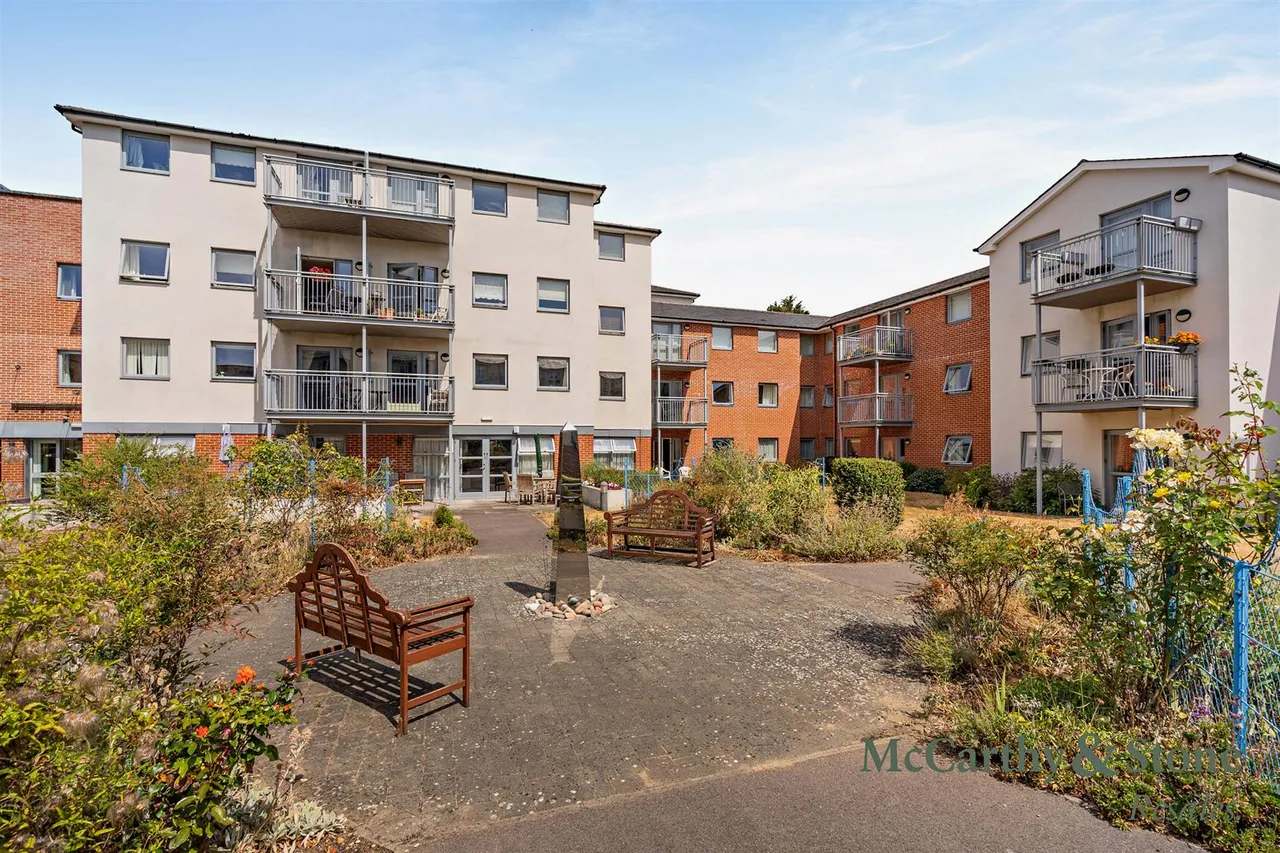 New Road, Basingstoke, RG21, photo 25