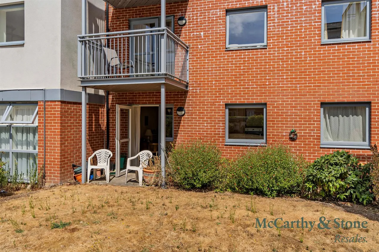 New Road, Basingstoke, RG21, photo 13