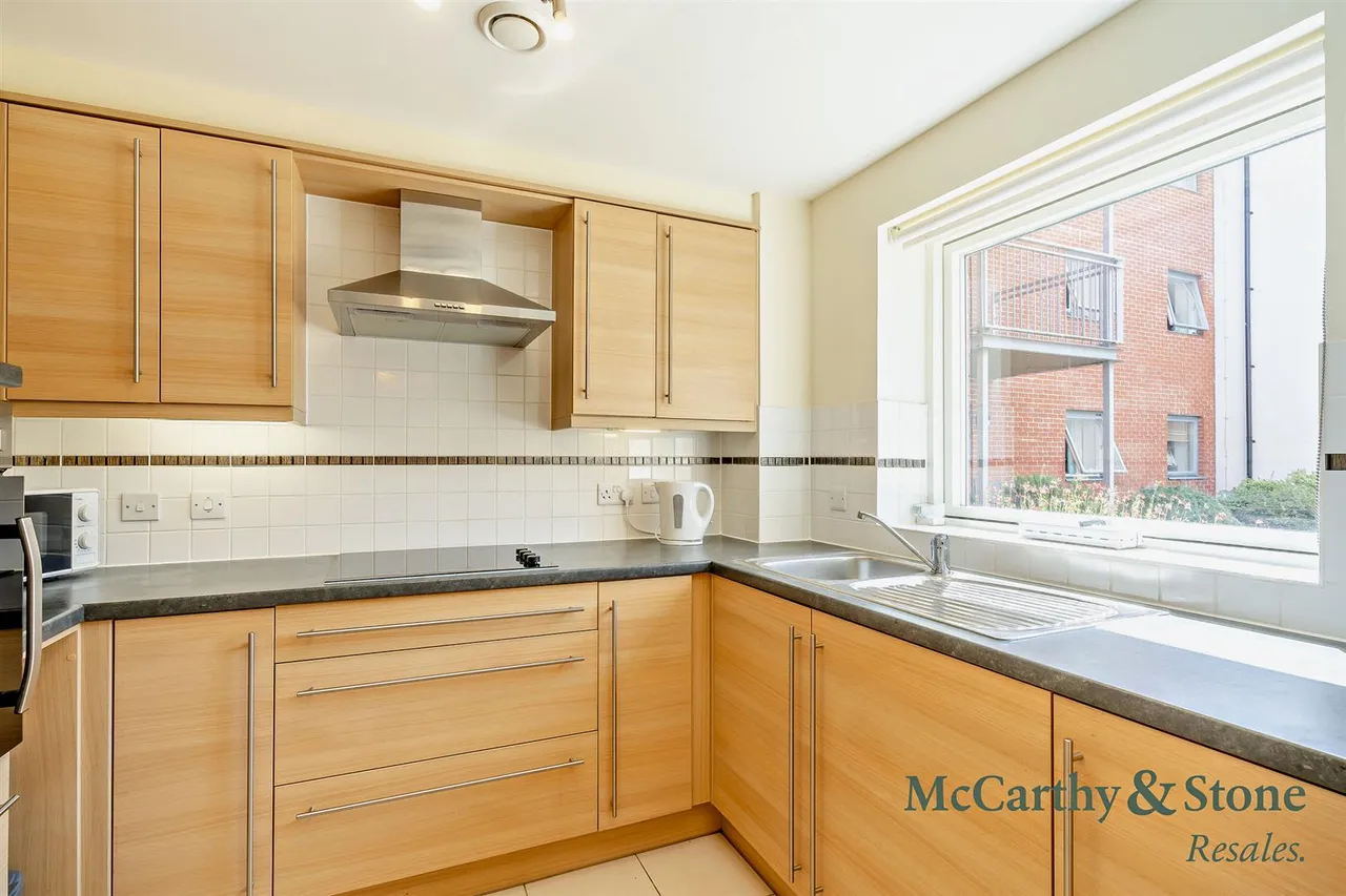 New Road, Basingstoke, RG21, photo 17