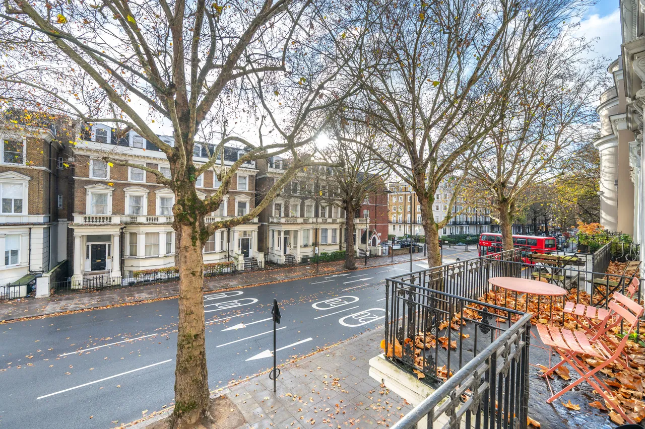 Flat 3, 172 Holland Park Avenue, London, photo 8