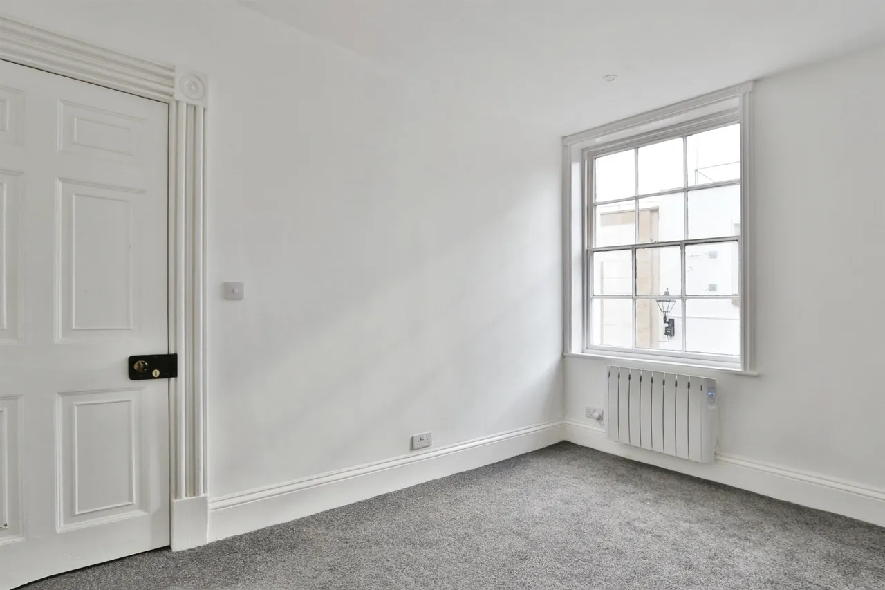 High Street, Poole, BH15, photo 6